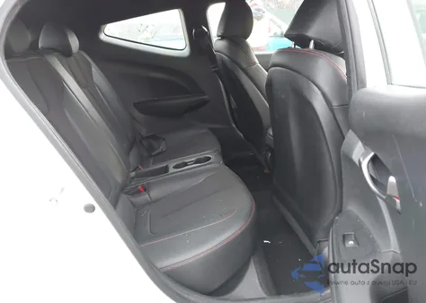 2021 Hyundai Veloster 2.0 Premium z USA, uszkodzony, nr VIN KMHTG6AF0MU032200